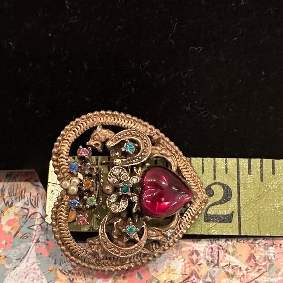 Vintage Gold Tone Heart Brooch – Rhinestone, Crown, Horseshoes, Butterfly, heart - Picture 3 of 3
